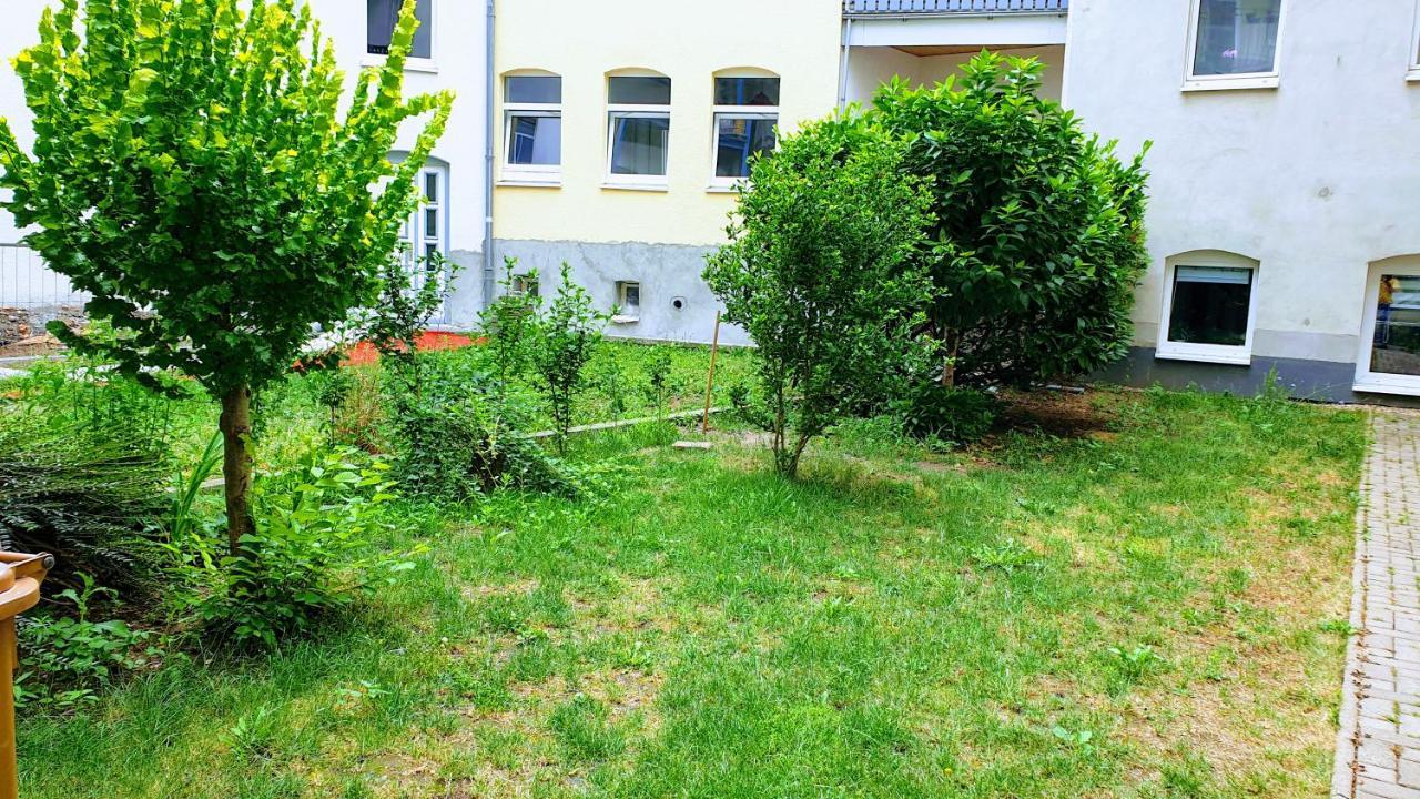 Room In City Center Halle With Shared Bathroom & Kitchen - Free Wifi, Netflix, Ipad & Ground Floor 外观 照片