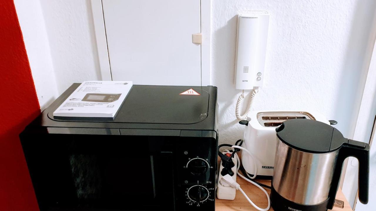 Room In City Center Halle With Shared Bathroom & Kitchen - Free Wifi, Netflix, Ipad & Ground Floor 外观 照片