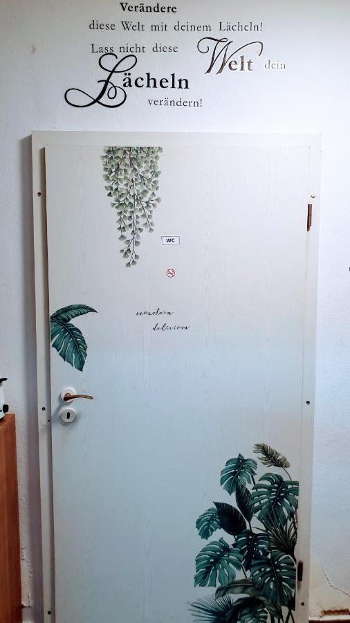 Room In City Center Halle With Shared Bathroom & Kitchen - Free Wifi, Netflix, Ipad & Ground Floor 外观 照片