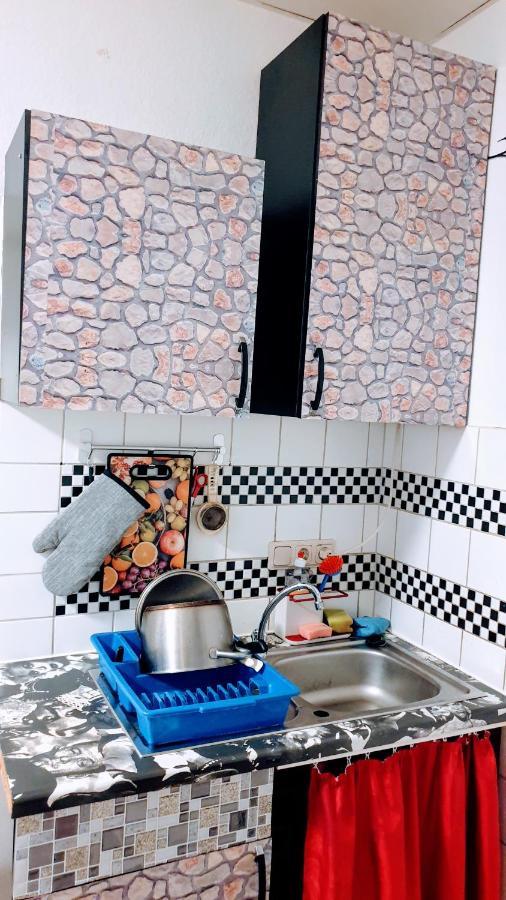 Room In City Center Halle With Shared Bathroom & Kitchen - Free Wifi, Netflix, Ipad & Ground Floor 外观 照片